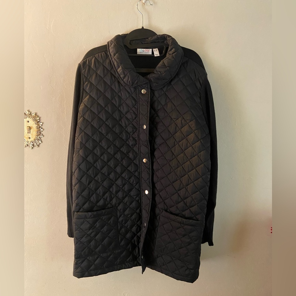 Black Quilted Front Sweater Jacket - Picture 2 of 6
